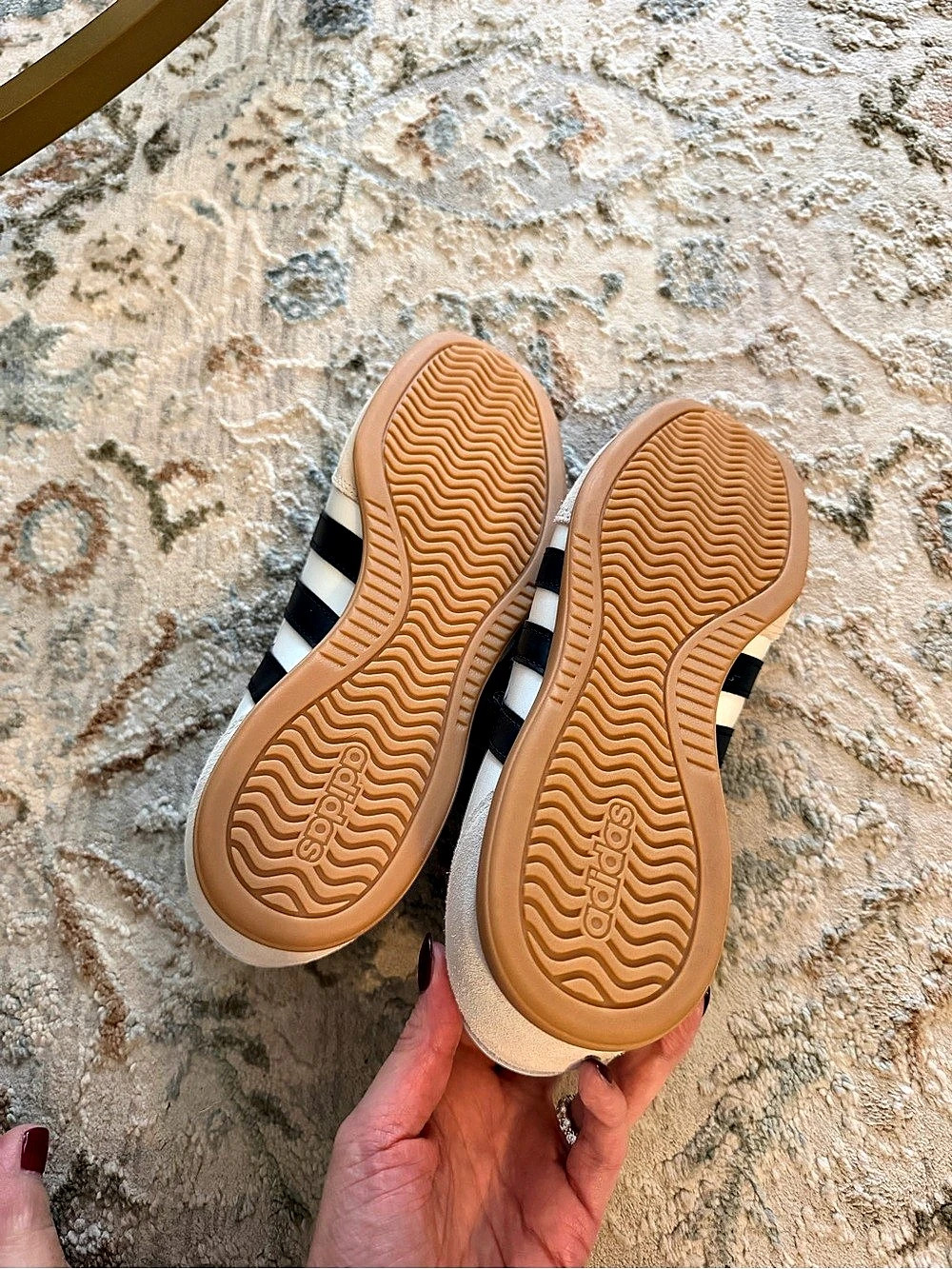 adidas Cloudfoam Striped Sneakers in White & Black US 7.5 Like New - Picture 5 of 7